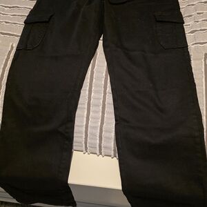 Well Worn Women's Black Straight Leg Jeans